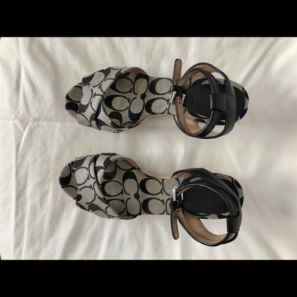 Coach Henley #1897 Black C Logo Wedge - Picture 6 of 8